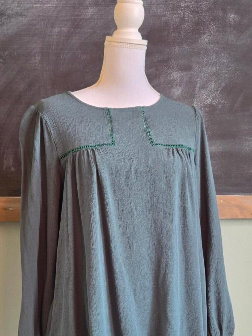 Buckle Black Women's Green Blouse